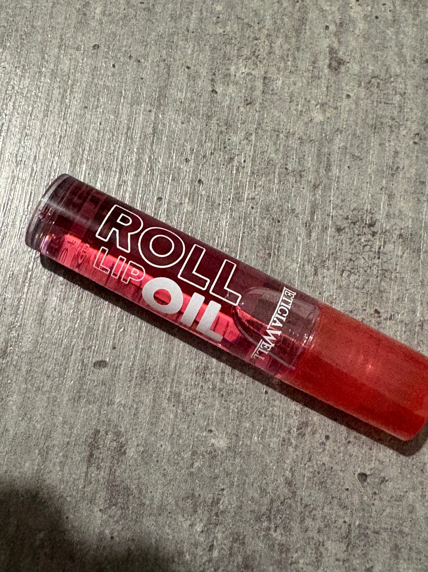 Huile à lèvres roll on